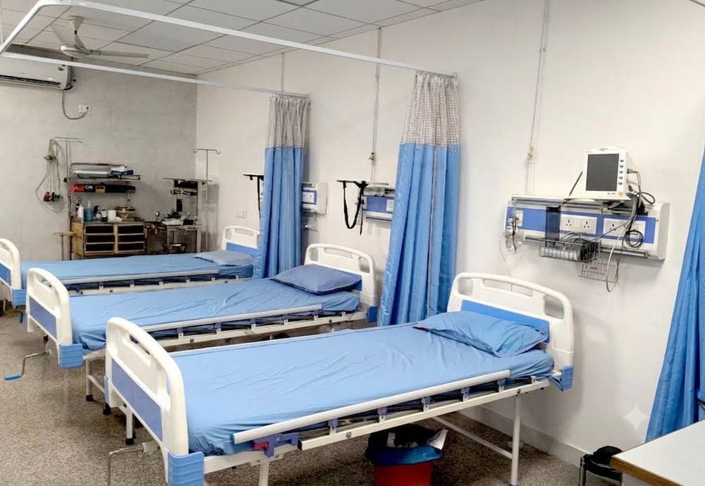Casualty and emergency ward beds